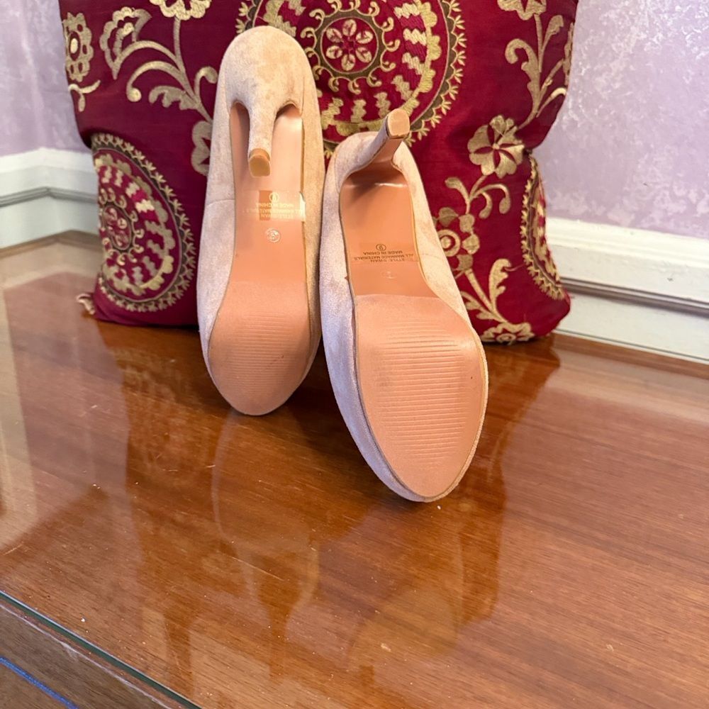 Elegant Beige Platform Heels - Picture 5 of 10